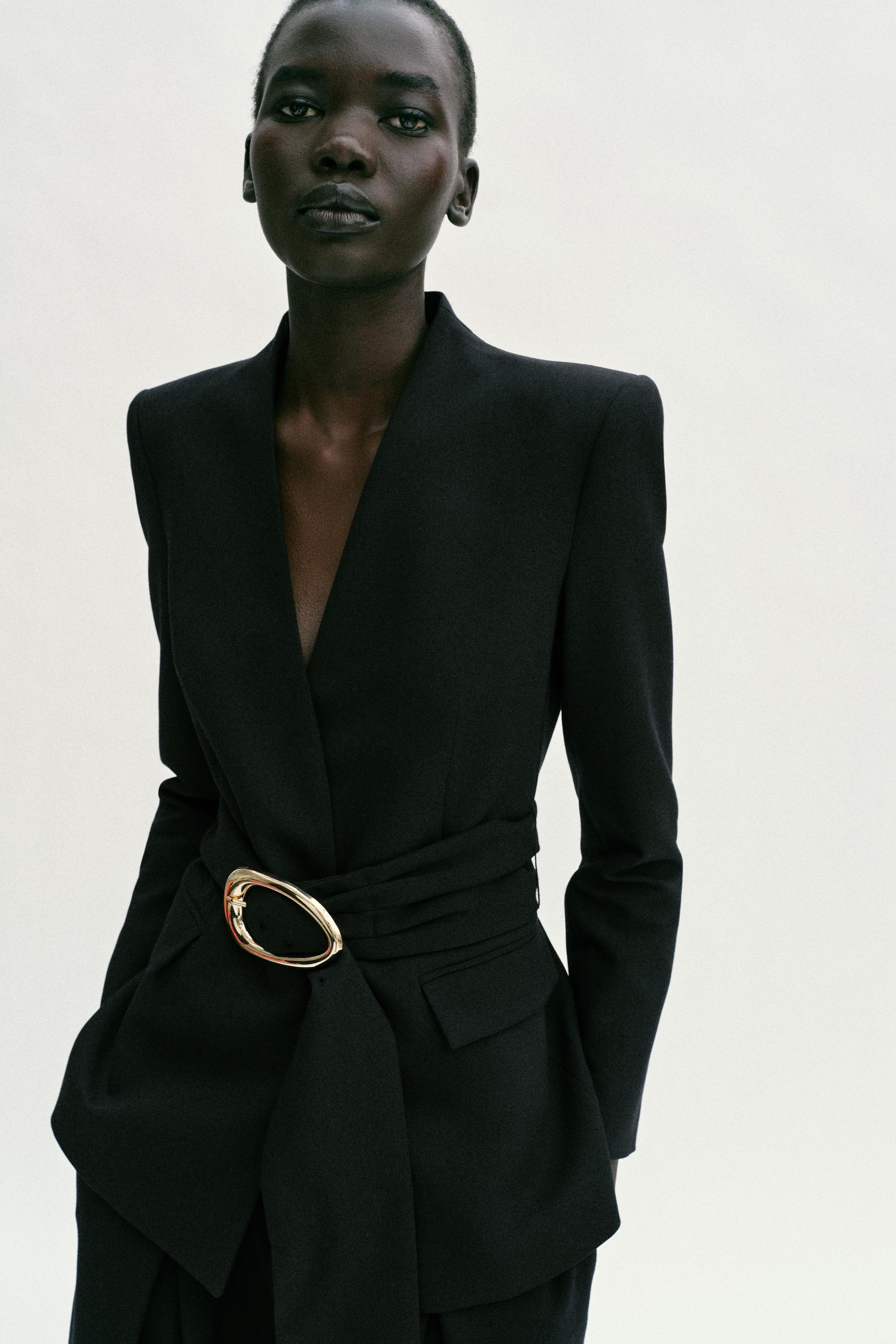 GOLD BUCKLE BELTED BLAZER SET